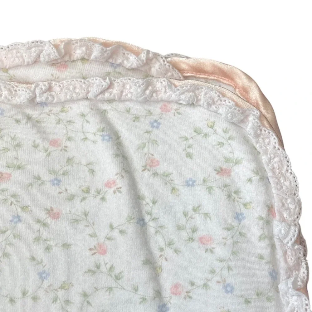 Carters Classics Vintage USA Baby Blanket Flowers Floral Edge Lace Dainty Floral